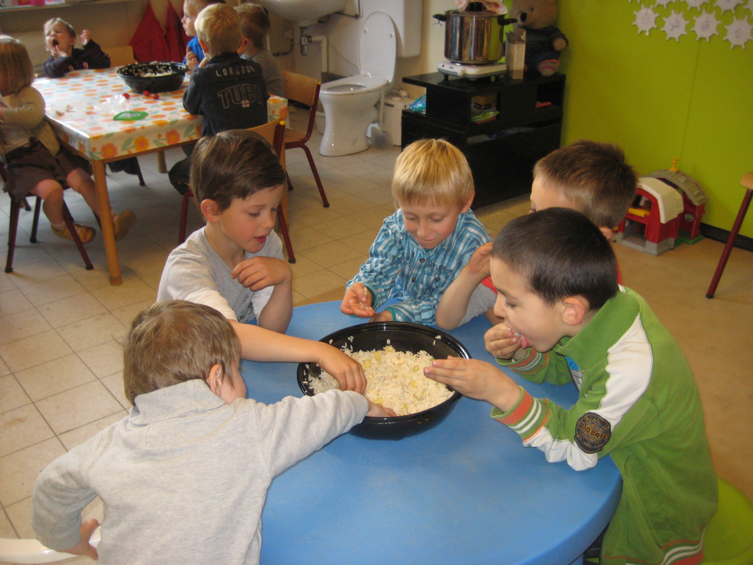 muzische dag juf Veerle en juf Ellen